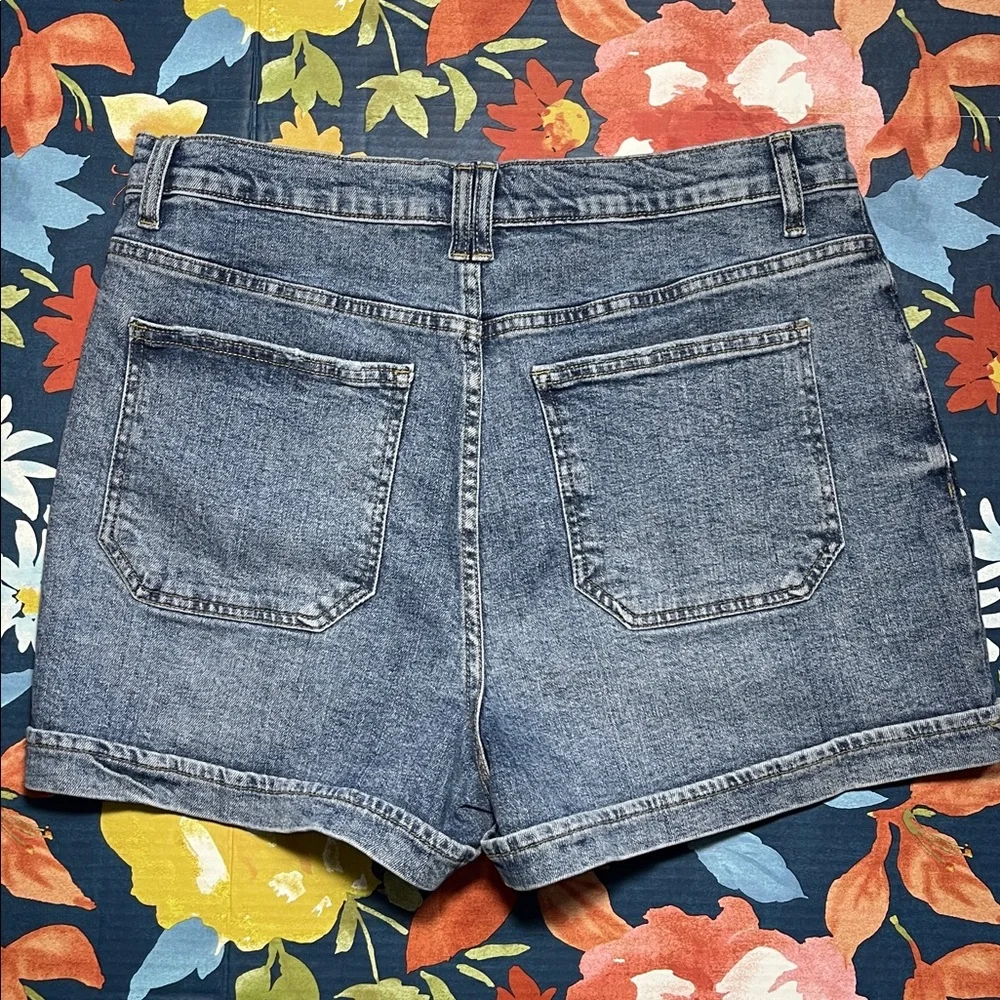 Kensie Blue Denim Button-Up Shorts